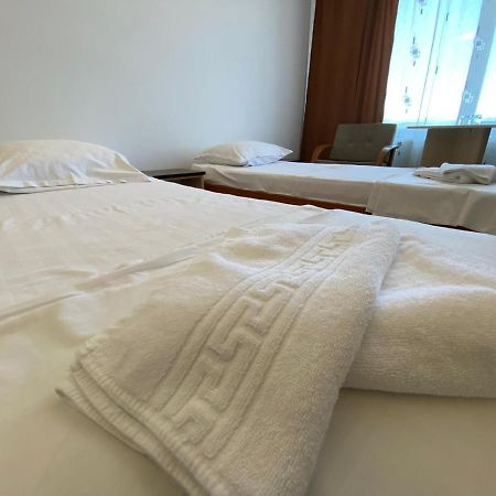 Târgu Jiu Hotel Gorj מראה חיצוני תמונה
