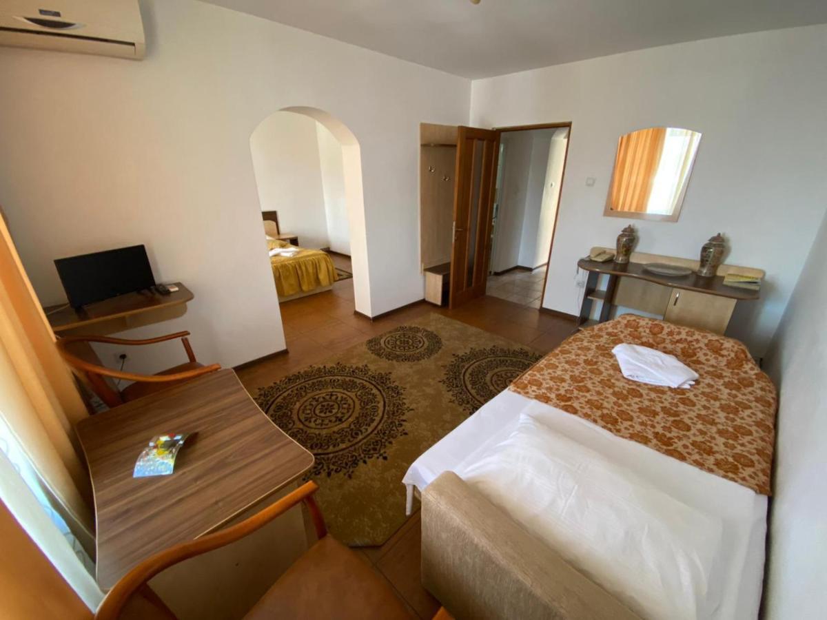 Târgu Jiu Hotel Gorj מראה חיצוני תמונה