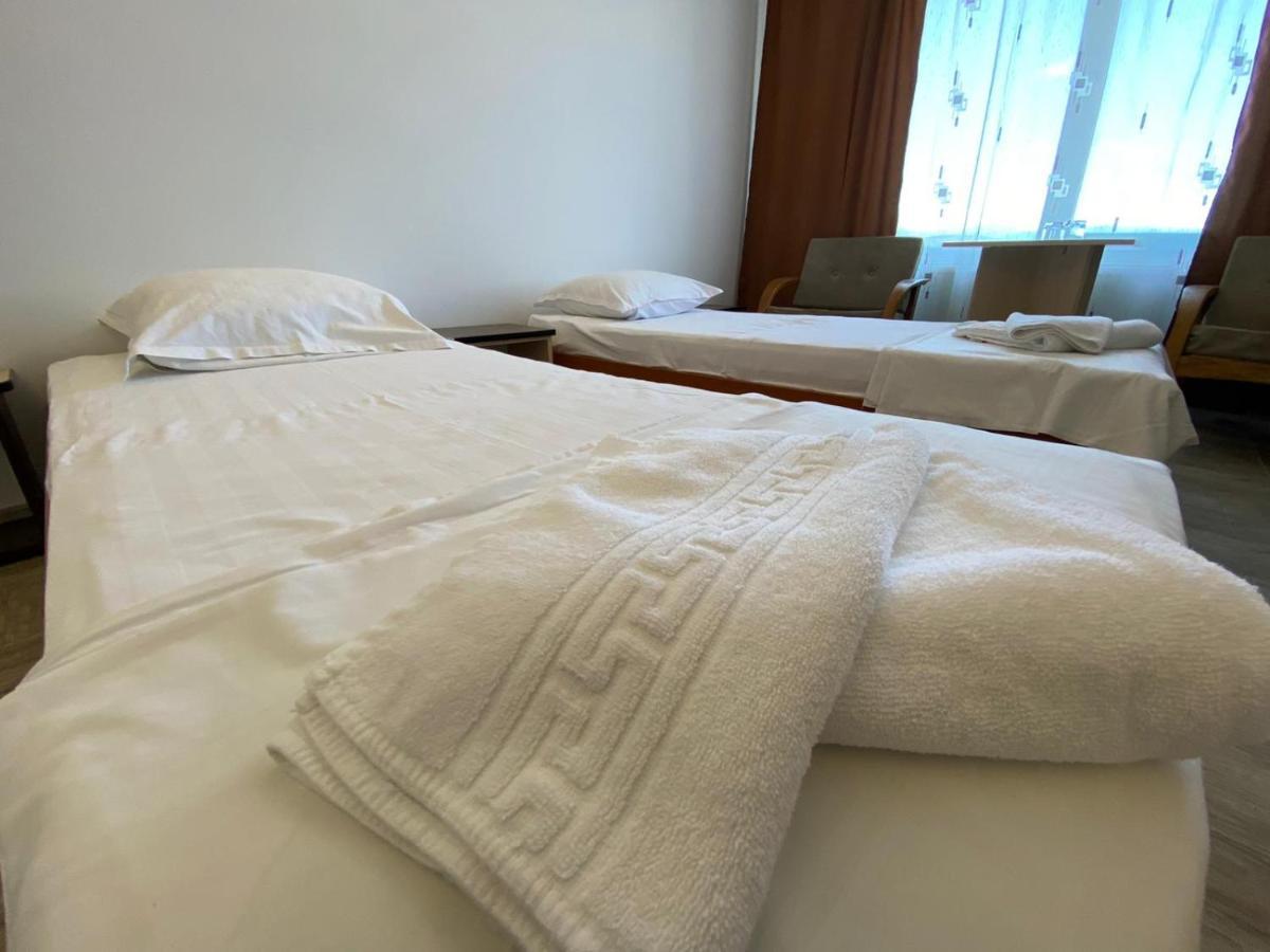 Târgu Jiu Hotel Gorj מראה חיצוני תמונה