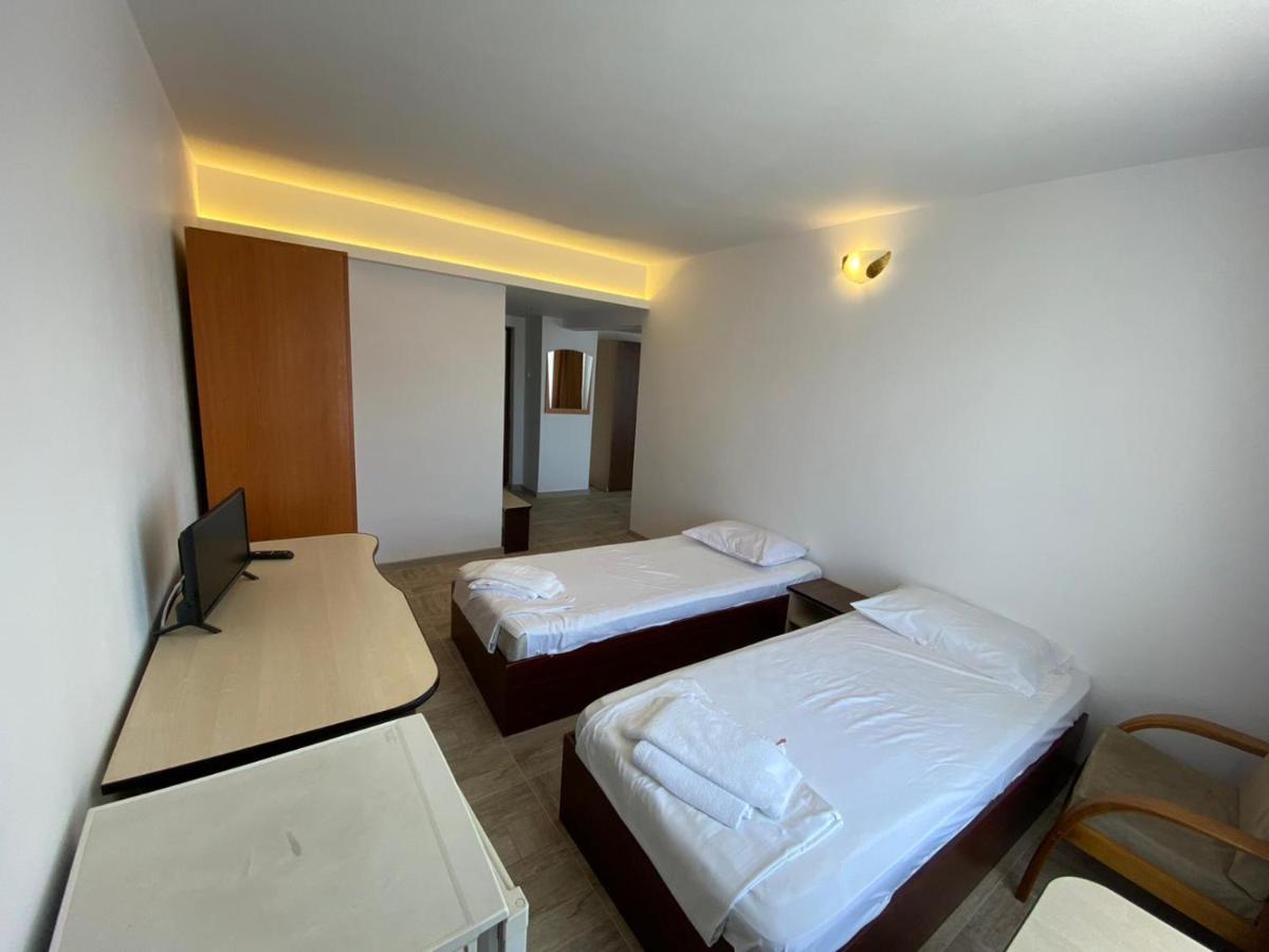 Târgu Jiu Hotel Gorj מראה חיצוני תמונה