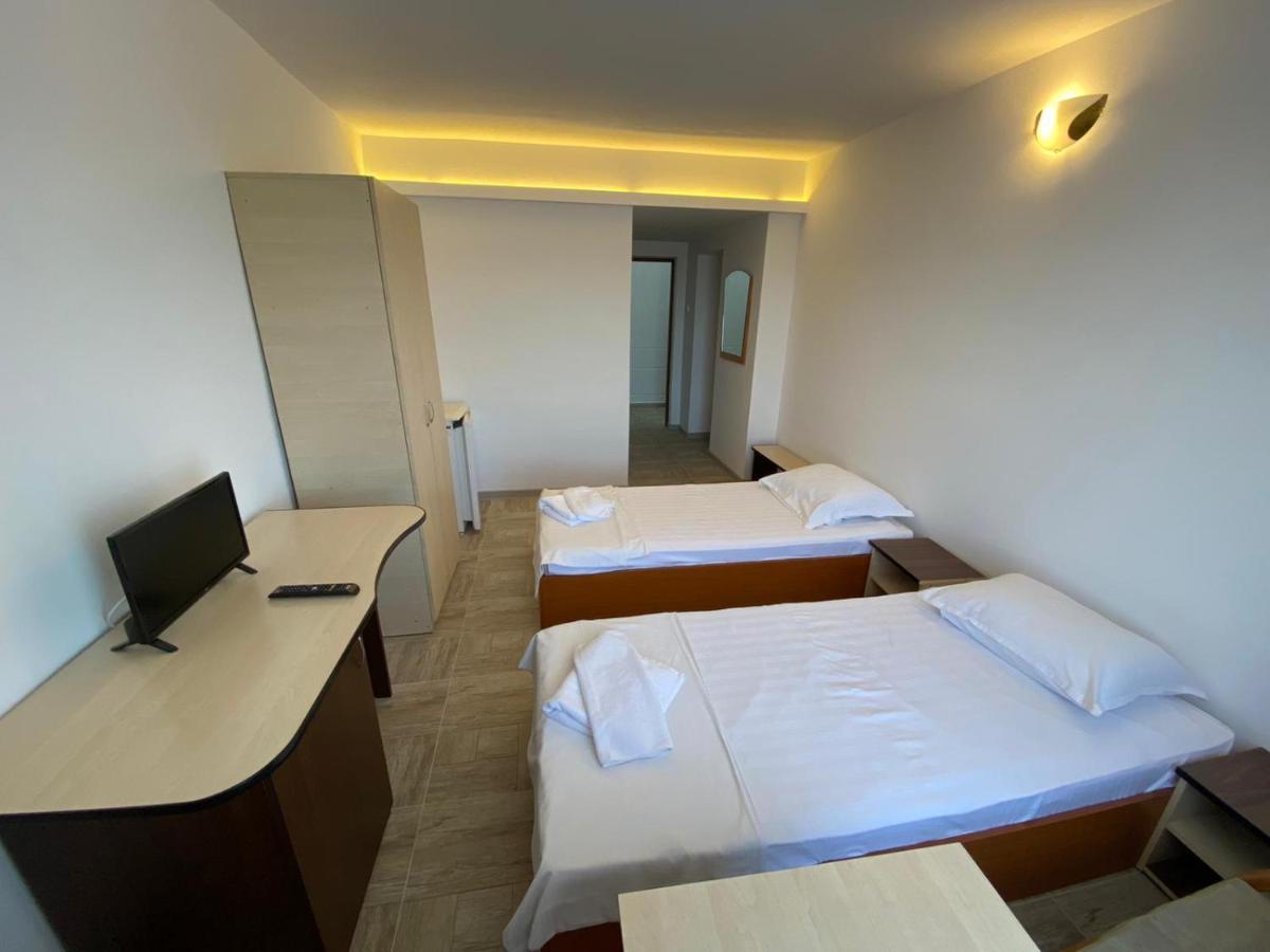 Târgu Jiu Hotel Gorj מראה חיצוני תמונה