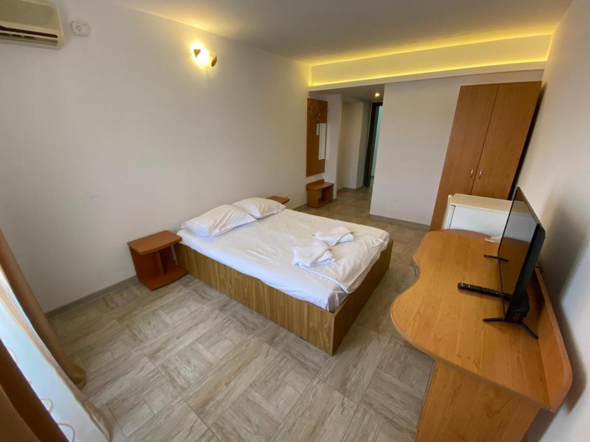 Târgu Jiu Hotel Gorj מראה חיצוני תמונה