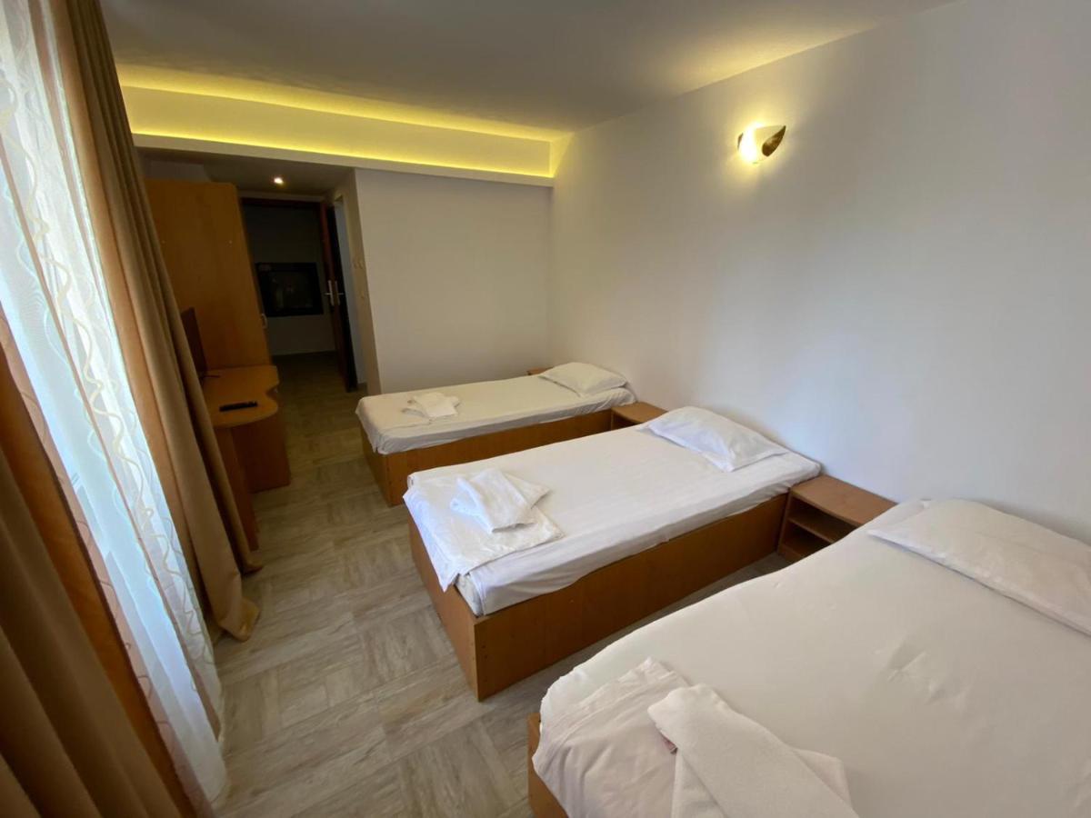 Târgu Jiu Hotel Gorj מראה חיצוני תמונה