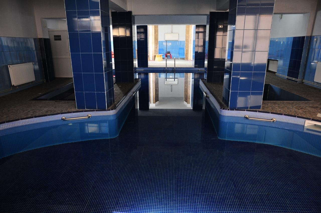 Târgu Jiu Hotel Gorj מראה חיצוני תמונה