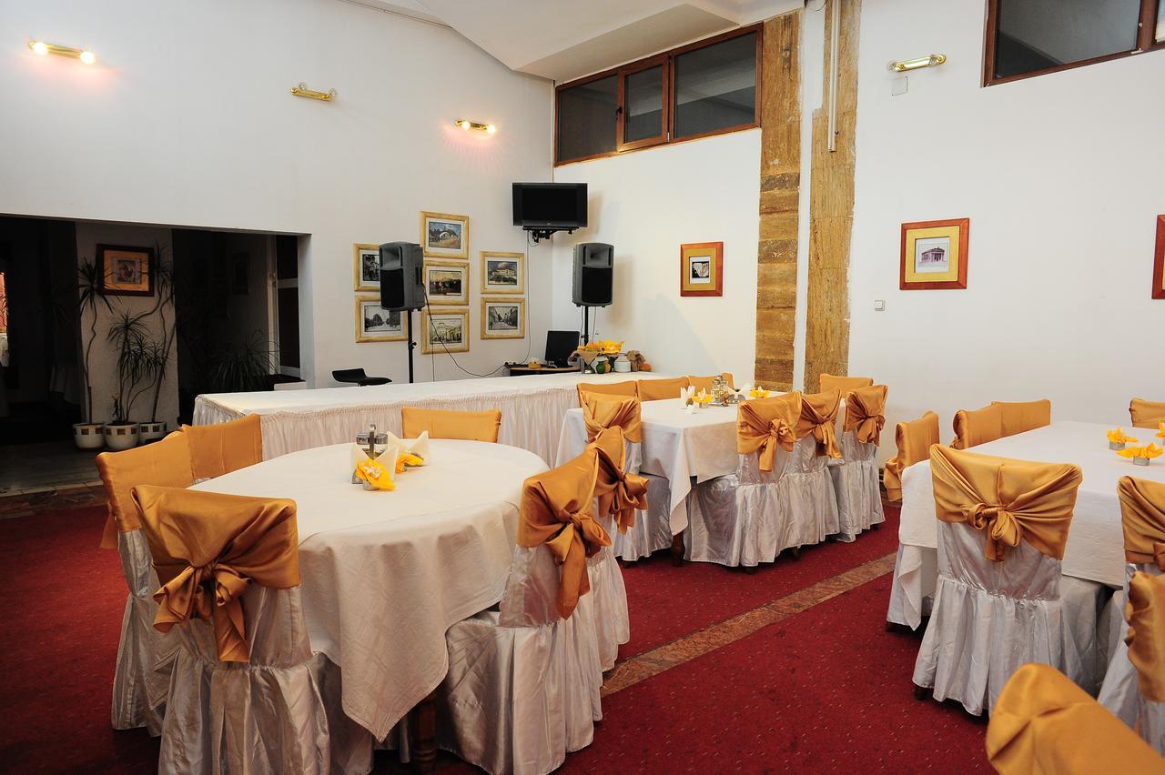 Târgu Jiu Hotel Gorj מראה חיצוני תמונה