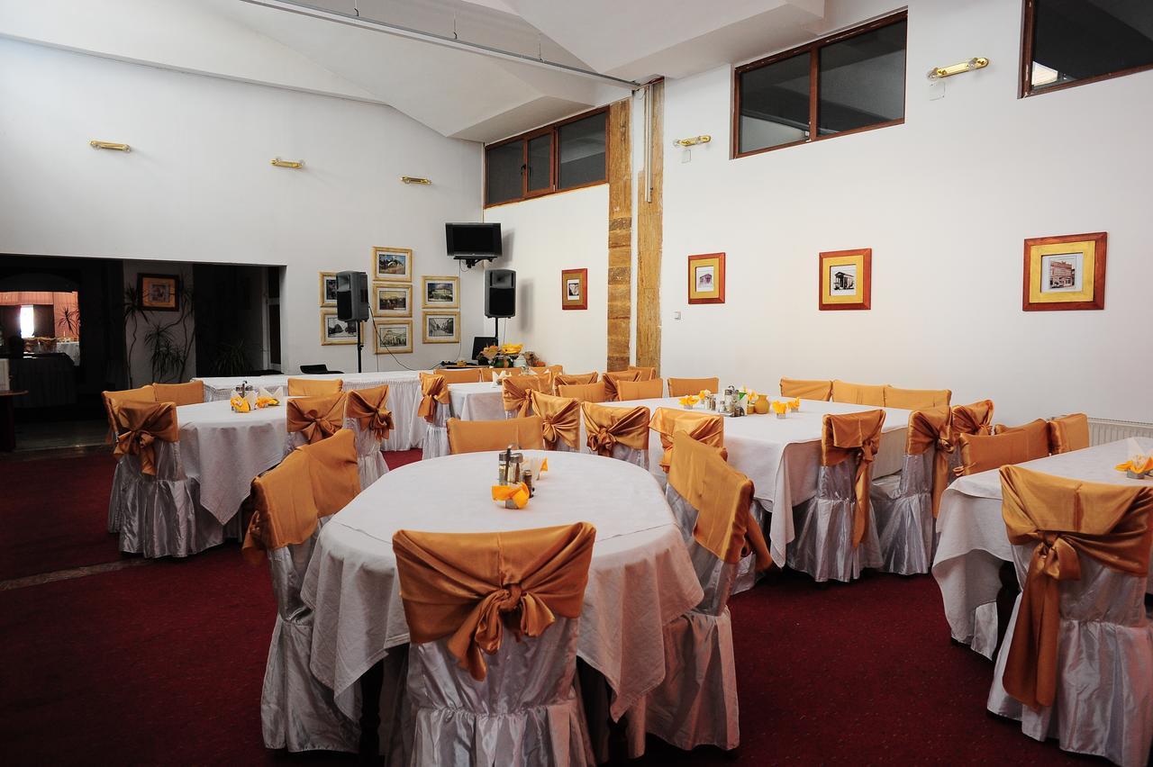 Târgu Jiu Hotel Gorj מראה חיצוני תמונה